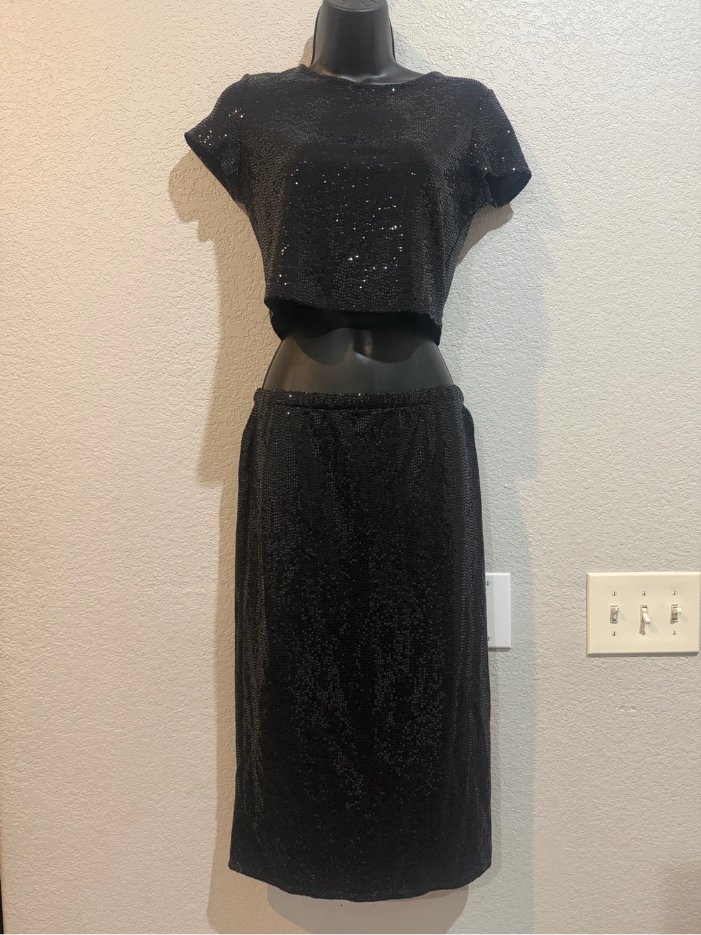 bebe Black Sequin Midi Skirt - Sparkling Straight Silhouette